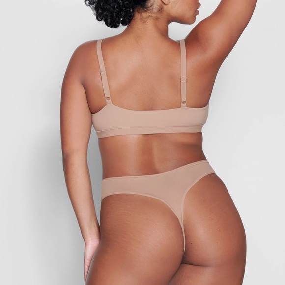 Fits Everybody Thong - Picture 6 of 6